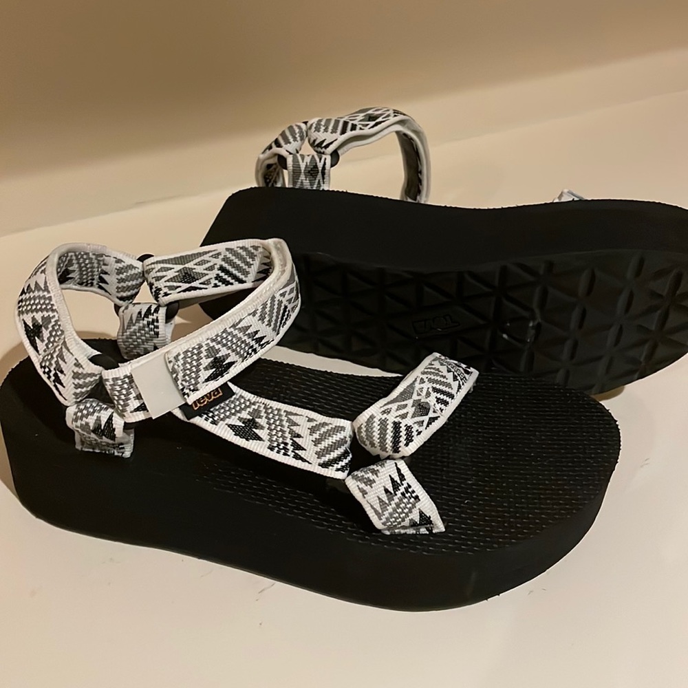 NEW Platform Tevas!